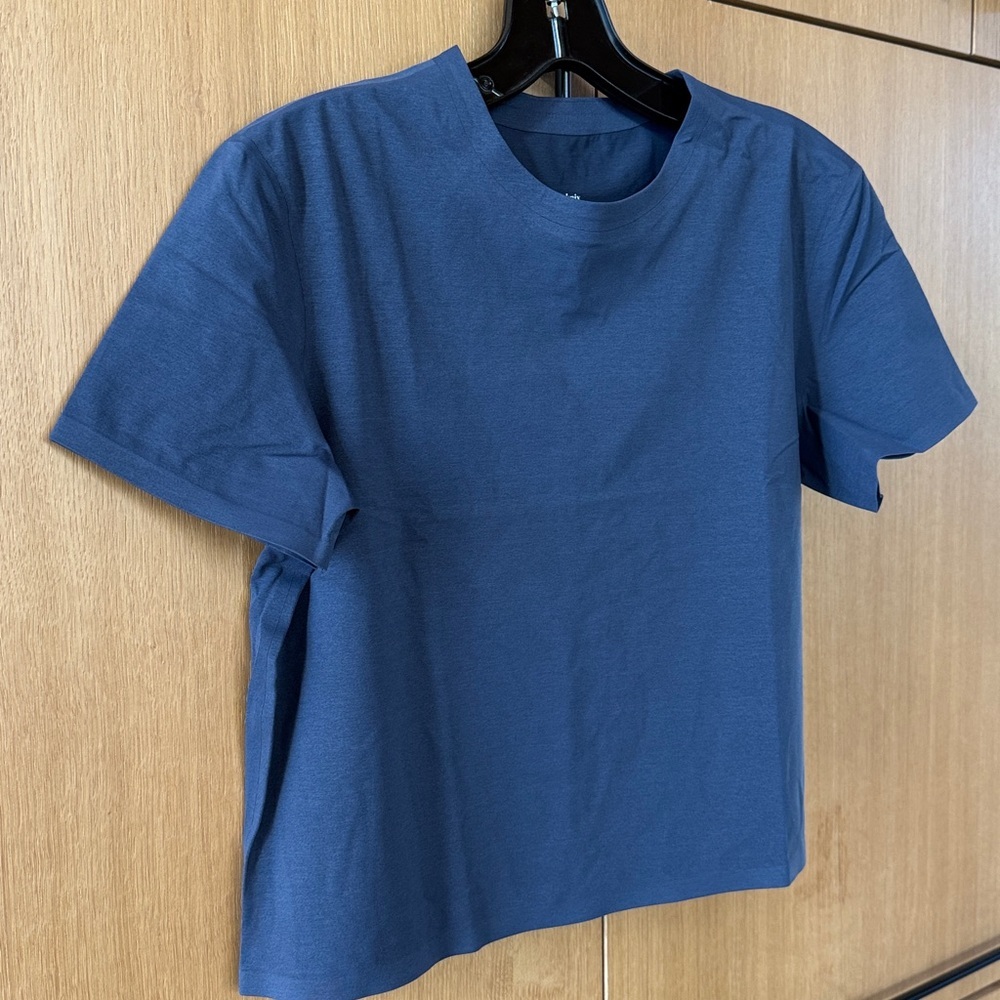 KNIX Boxy Relaxed Short Sleeve Cropped Top Blue Color Womens size SMALL